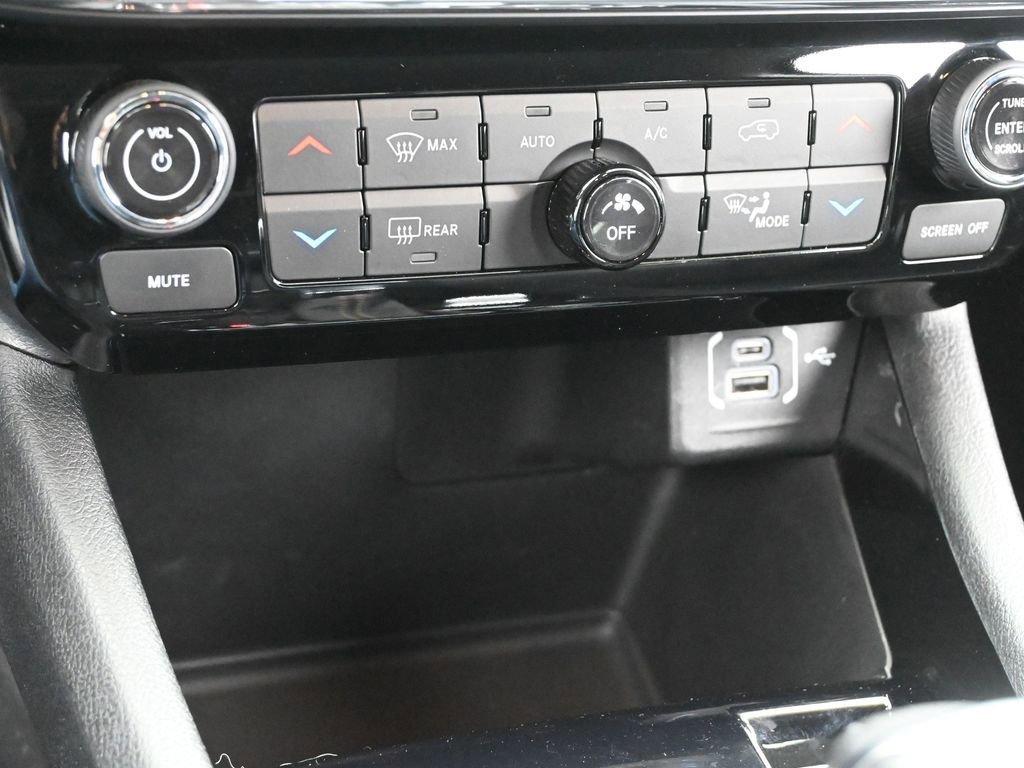 2022 Jeep Compass Vehicle Photo in Cedar Rapids, IA 52402