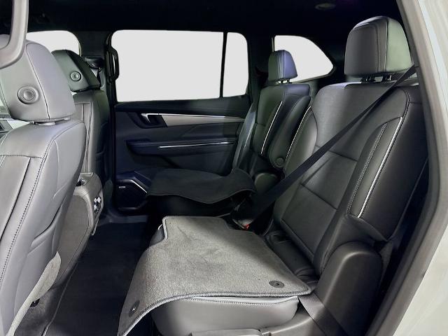 2025 Buick Enclave Vehicle Photo in PUYALLUP, WA 98371-4149