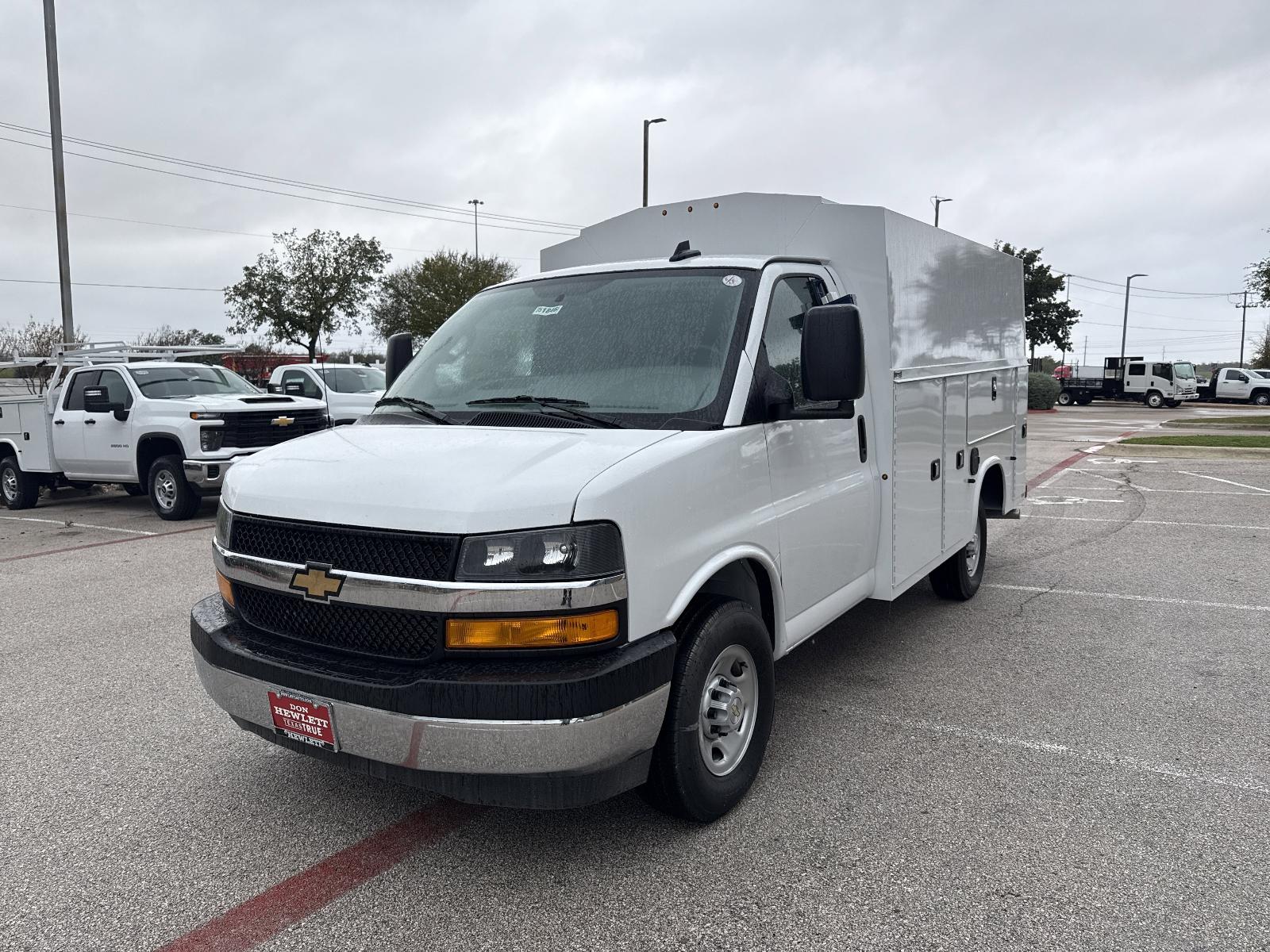 2025 Chevrolet Express Cutaway 3500 Vehicle Photo in GEORGETOWN, TX 78626-7508