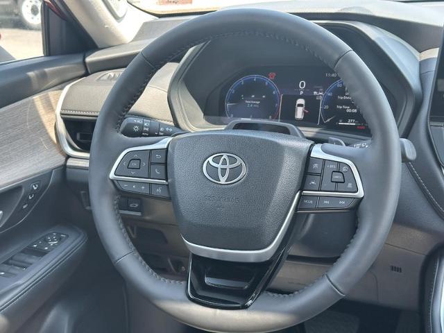 2025 Toyota Grand Highlander Vehicle Photo in COLUMBIA, MO 65203-3903
