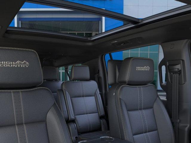 2025 Chevrolet Suburban Vehicle Photo in SELMA, TX 78154-1460