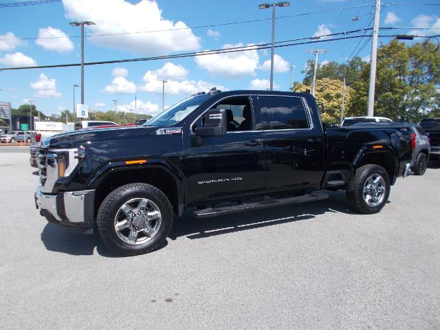 2025 GMC Sierra 2500 HD Vehicle Photo in LOWELL, MA 01852-4336
