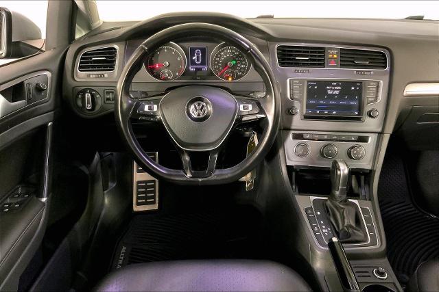 2017 Volkswagen Golf Alltrack Vehicle Photo in INDEPENDENCE, MO 64055-1377