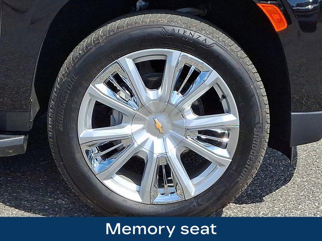 2024 Chevrolet Suburban Vehicle Photo in DANBURY, CT 06810-5034