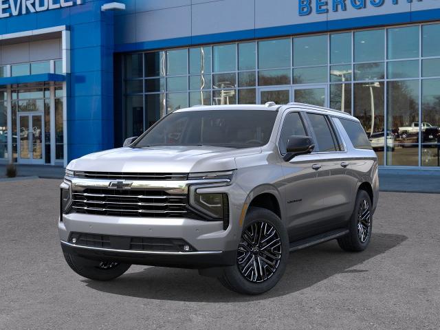2025 Chevrolet Suburban Vehicle Photo in NEENAH, WI 54956-2243