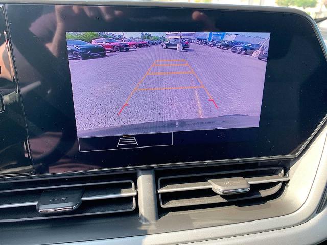 2024 Chevrolet Trax Vehicle Photo in MOON TOWNSHIP, PA 15108-2571