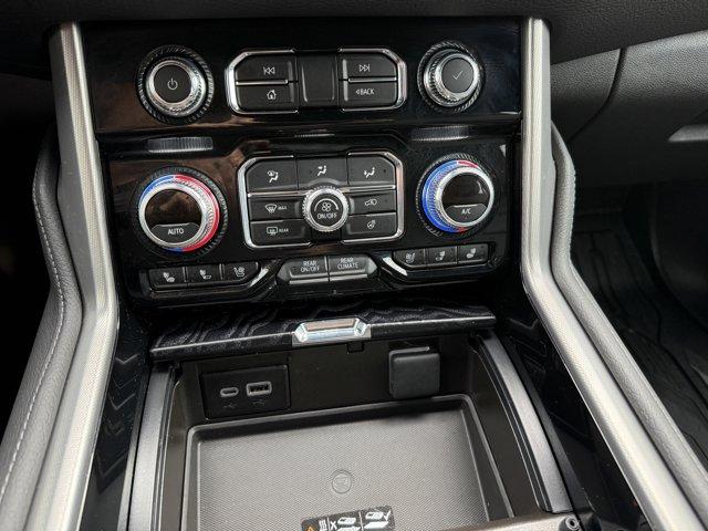 2024 GMC Yukon XL Vehicle Photo in LEOMINSTER, MA 01453-2952