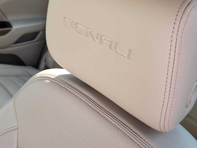 2018 GMC Acadia Vehicle Photo in DENTON, TX 76210-9321