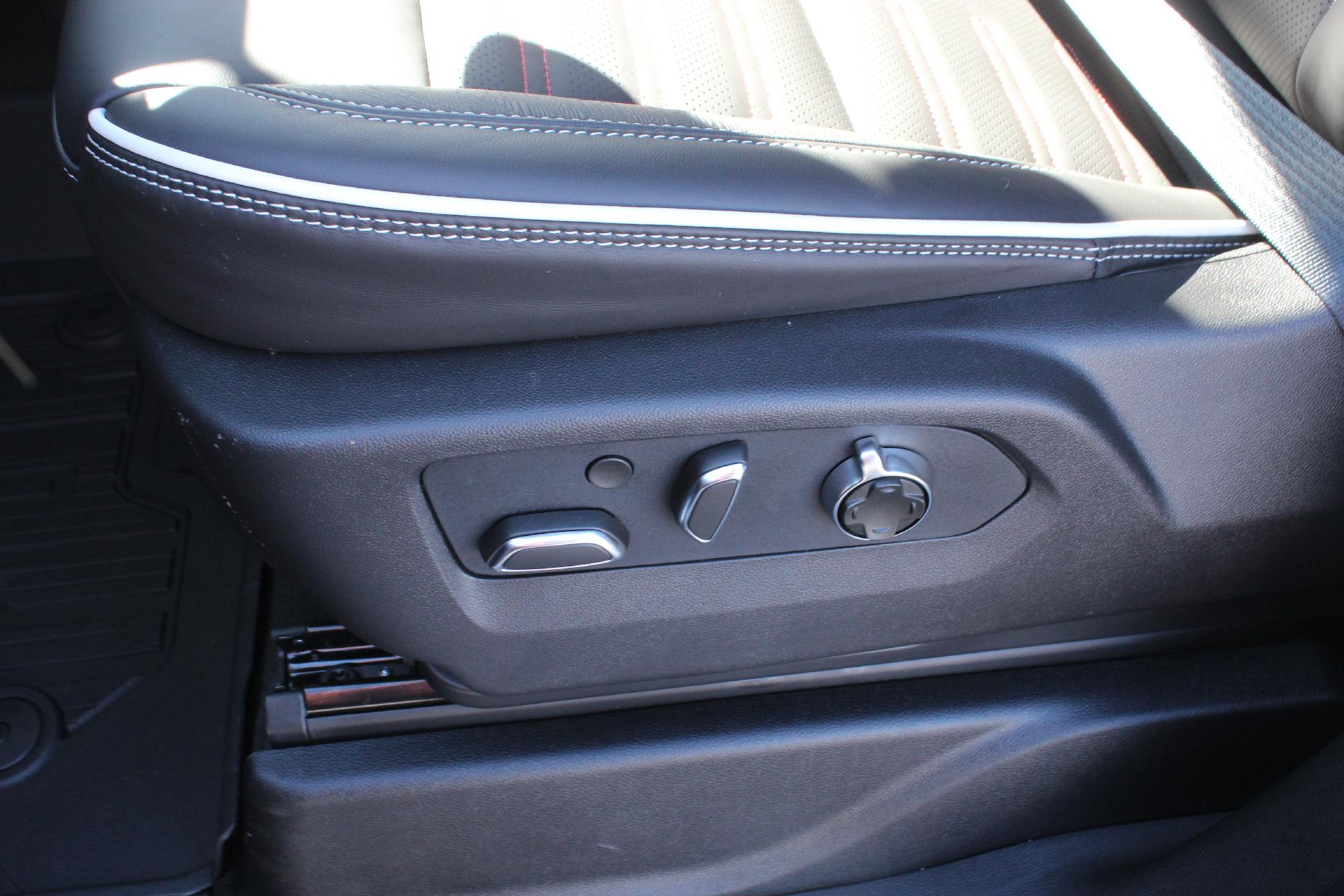 2026 GMC Yukon XL Vehicle Photo in AURORA, CO 80012-4011