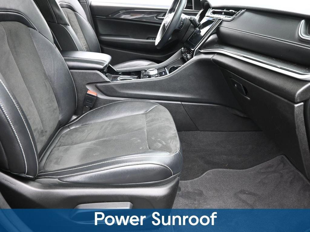 2022 Jeep Grand Cherokee L Vehicle Photo in Cedar Rapids, IA 52402