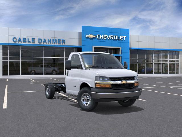 2025 Chevrolet Express Commercial Cutaway Vehicle Photo in TOPEKA, KS 66609-0000