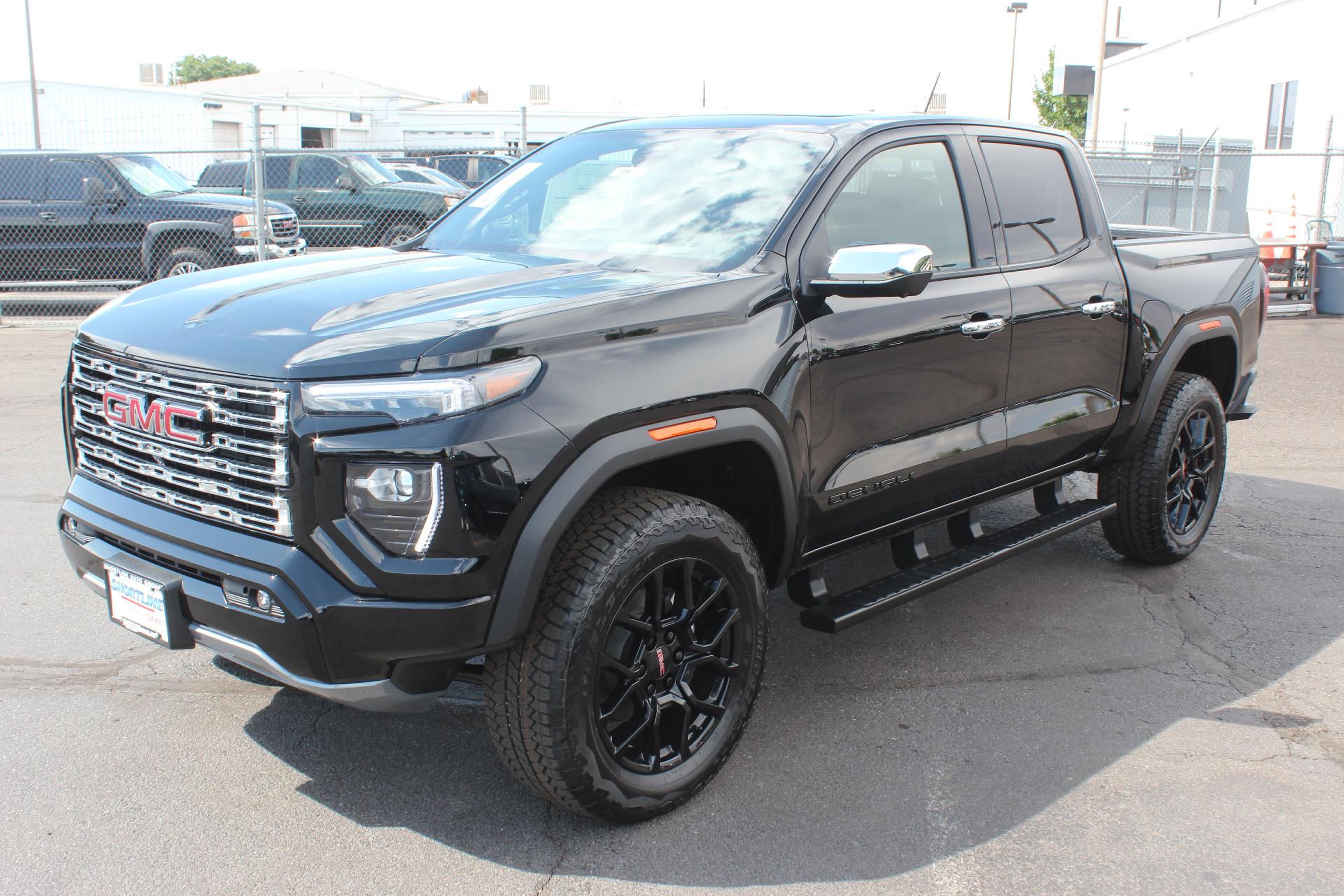2025 GMC Canyon Vehicle Photo in AURORA, CO 80012-4011