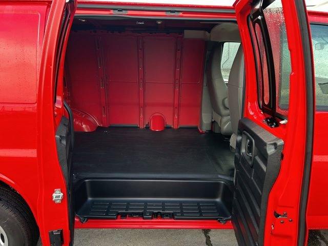 2025 Chevrolet Express Cargo 2500 Vehicle Photo in SAINT CLAIRSVILLE, OH 43950-8512