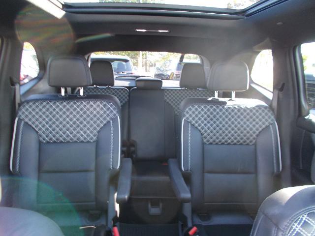 2024 GMC Acadia Vehicle Photo in LOWELL, MA 01852-4336