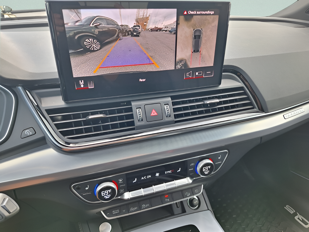2023 Audi Q5 Sportback photo 16 of 33