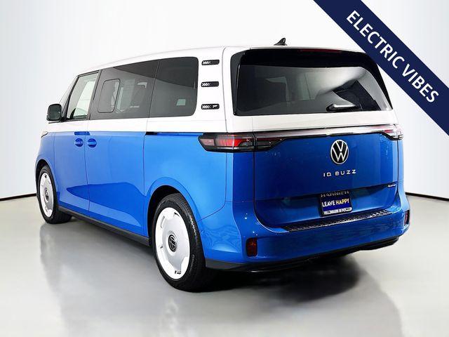 2025 Volkswagen ID. Buzz Vehicle Photo in Puyallup, WA 98371