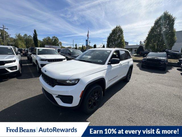 2025 Jeep Grand Cherokee Vehicle Photo in Doylsetown, PA 18901