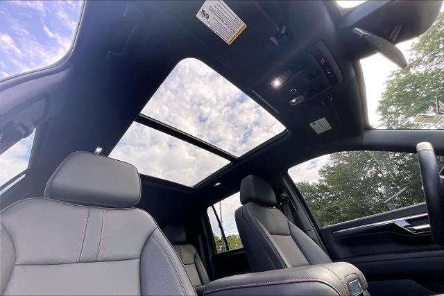 2025 Chevrolet Suburban Vehicle Photo in INDEPENDENCE, MO 64055-1314