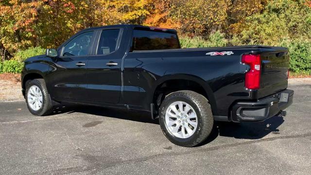 2020 Chevrolet Silverado 1500 Vehicle Photo in MOON TOWNSHIP, PA 15108-2571