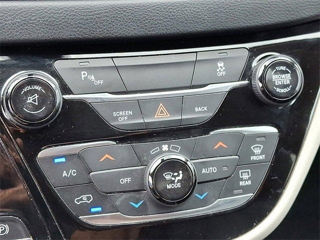 2017 Chrysler Pacifica Vehicle Photo in LANCASTER, PA 17601-0000