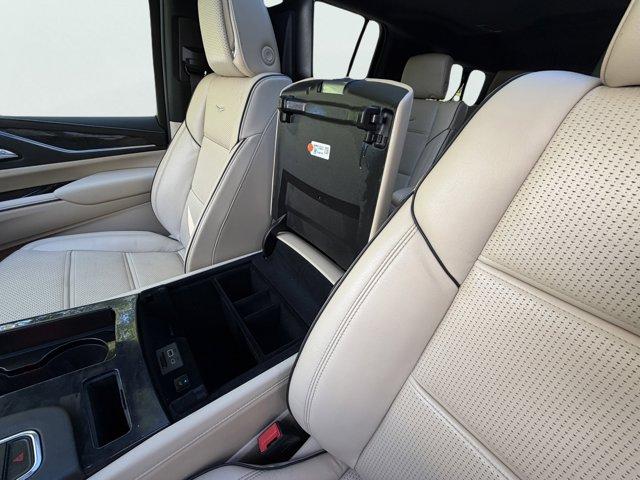 2021 Cadillac Escalade ESV Vehicle Photo in LEOMINSTER, MA 01453-2952