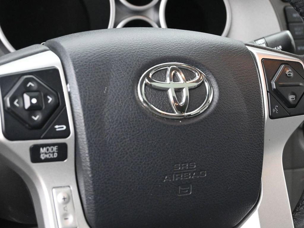 2017 Toyota Sequoia Vehicle Photo in Cedar Rapids, IA 52402