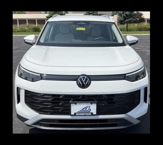 2025 Volkswagen Tiguan Vehicle Photo in Oshkosh, WI 54904