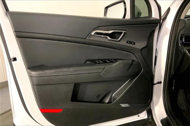 2023 Kia Sportage Vehicle Photo in Lees Summit, MO 64086