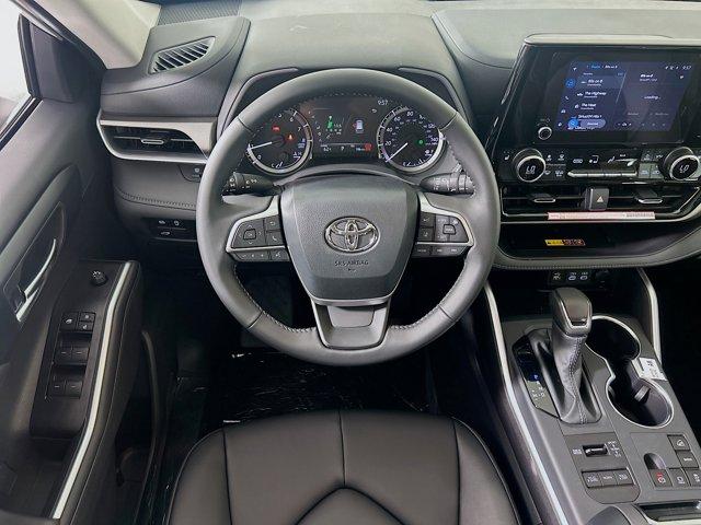 2025 Toyota Highlander Vehicle Photo in Flemington, NJ 08822