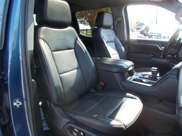 2024 GMC Sierra 1500 Vehicle Photo in LOWELL, MA 01852-4336