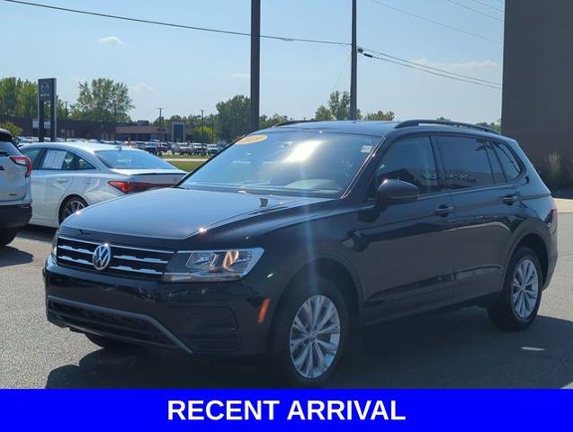2020 Volkswagen Tiguan Vehicle Photo in Merrillville, IN 46410