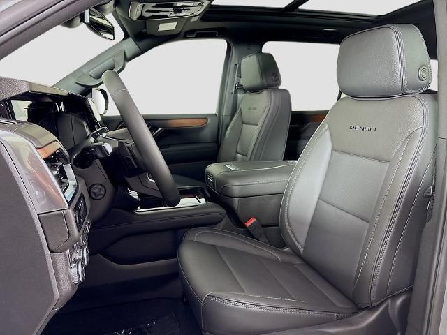 2025 GMC Yukon XL Vehicle Photo in PUYALLUP, WA 98371-4149