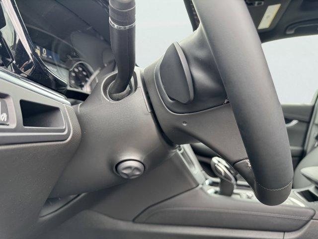 2025 Cadillac XT5 Vehicle Photo in LEOMINSTER, MA 01453-2952