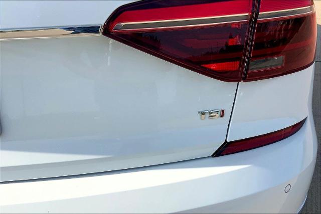2018 Volkswagen Passat Vehicle Photo in TOPEKA, KS 66609-0000