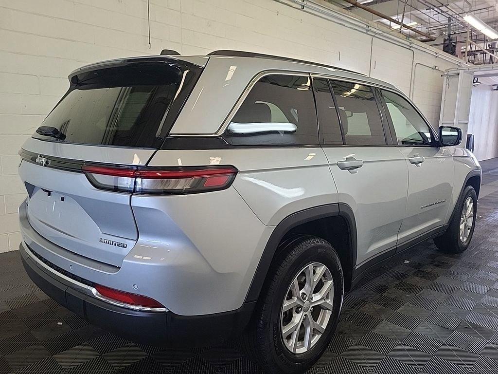 2023 Jeep Grand Cherokee Vehicle Photo in Cedar Rapids, IA 52402