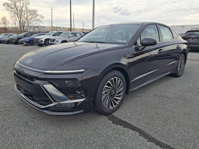 2025 Hyundai SONATA Hybrid Vehicle Photo in Harrisburg, PA 17111