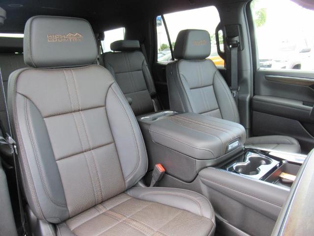 2025 Chevrolet Tahoe Vehicle Photo in LEESBURG, FL 34788-4022