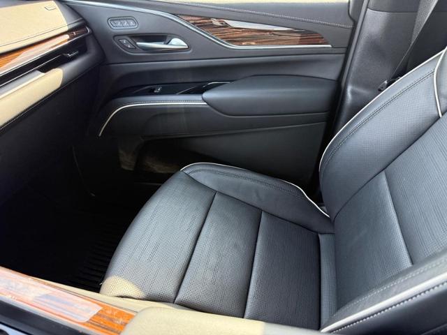 2023 Cadillac Escalade Vehicle Photo in COLUMBIA, MO 65203-3903
