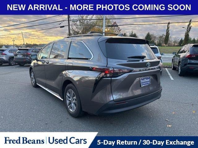 2023 Toyota Sienna Vehicle Photo in Flemington, NJ 08822