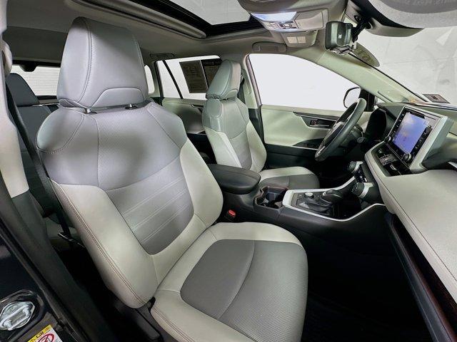 2019 Toyota RAV4 Vehicle Photo in Flemington, NJ 08822