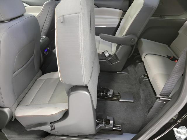 2025 Chevrolet Traverse Vehicle Photo in MANITOWOC, WI 54220-5838