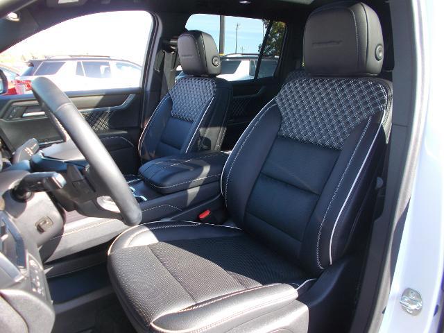 2024 GMC Acadia Vehicle Photo in LOWELL, MA 01852-4336