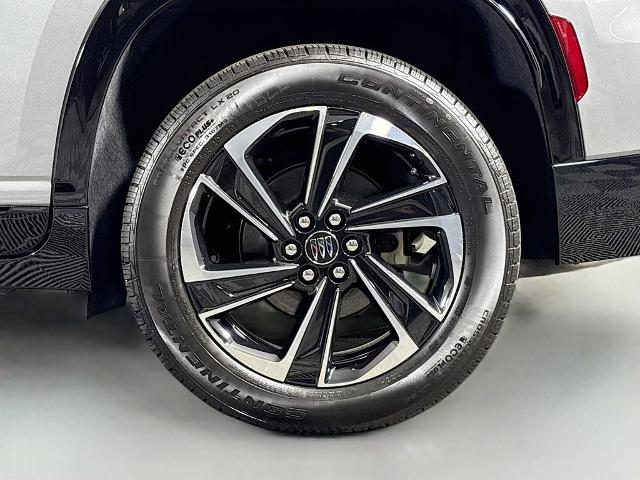 2025 Buick Enclave Vehicle Photo in PUYALLUP, WA 98371-4149