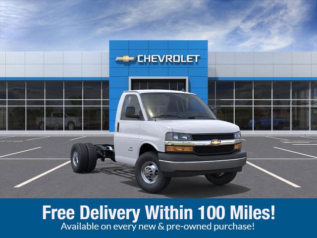 2025 Chevrolet Express Commercial Cutaway Vehicle Photo in SAVANNAH, GA 31406-4513