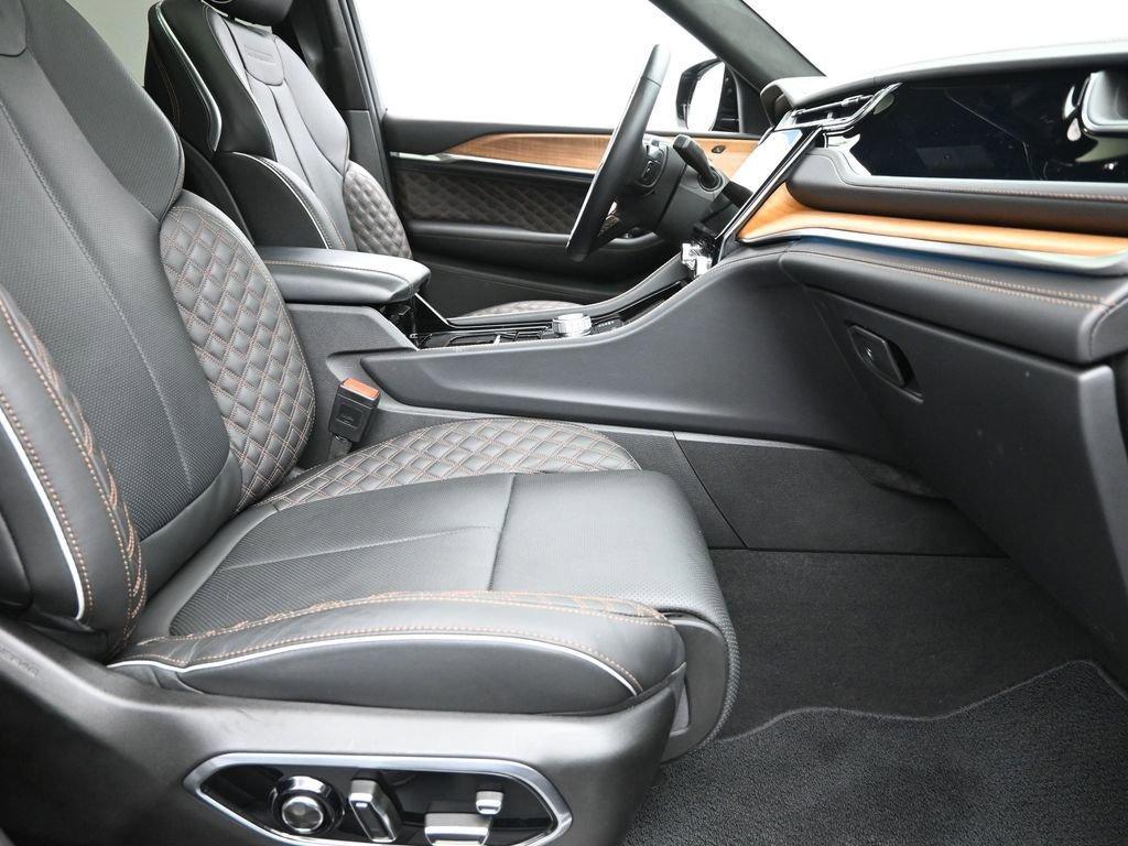 2023 Jeep Grand Cherokee L Vehicle Photo in Cedar Rapids, IA 52402