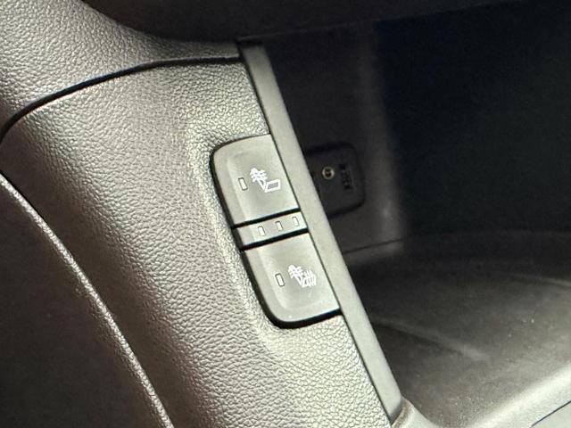 2017 GMC Acadia Vehicle Photo in COLUMBIA, MO 65203-3903