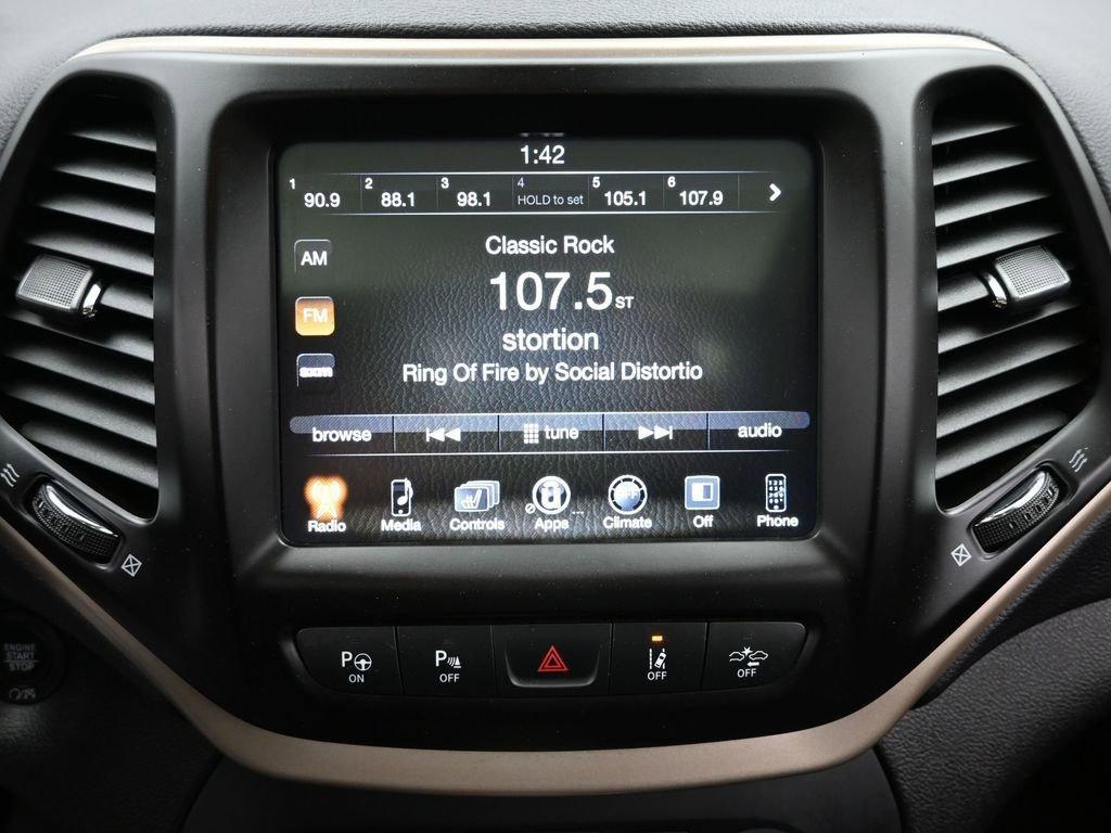 2018 Jeep Cherokee Vehicle Photo in Cedar Rapids, IA 52402