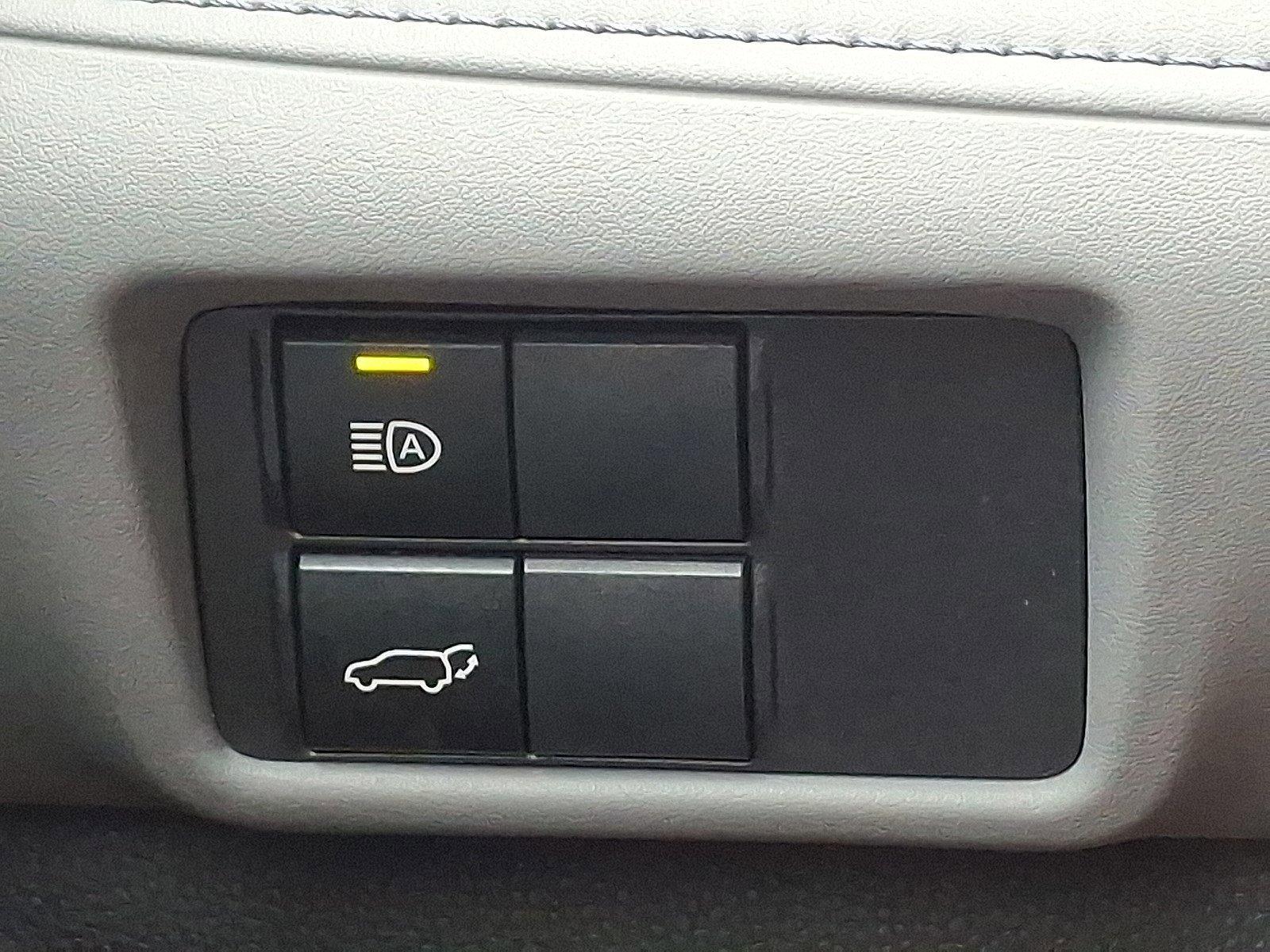 2020 Toyota Highlander Vehicle Photo in Harrisburg, PA 17111