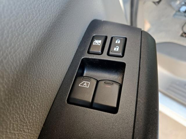 2018 Nissan NV Passenger Vehicle Photo in Weatherford, TX 76087