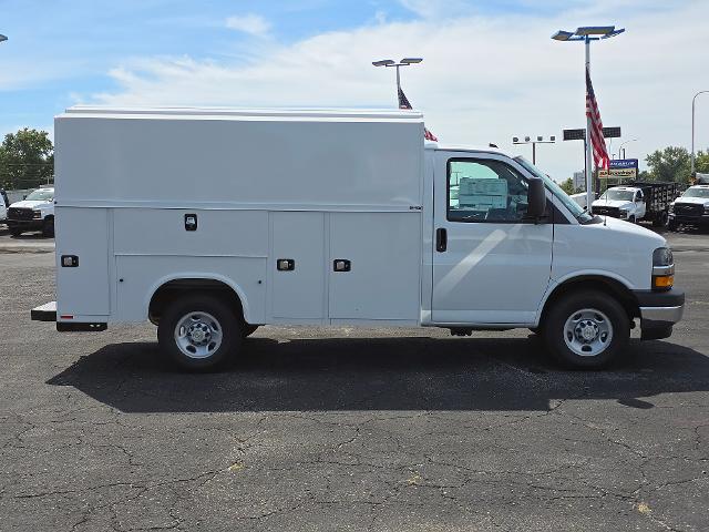 2025 Chevrolet Express Commercial Cutaway Vehicle Photo in INDEPENDENCE, MO 64055-1314